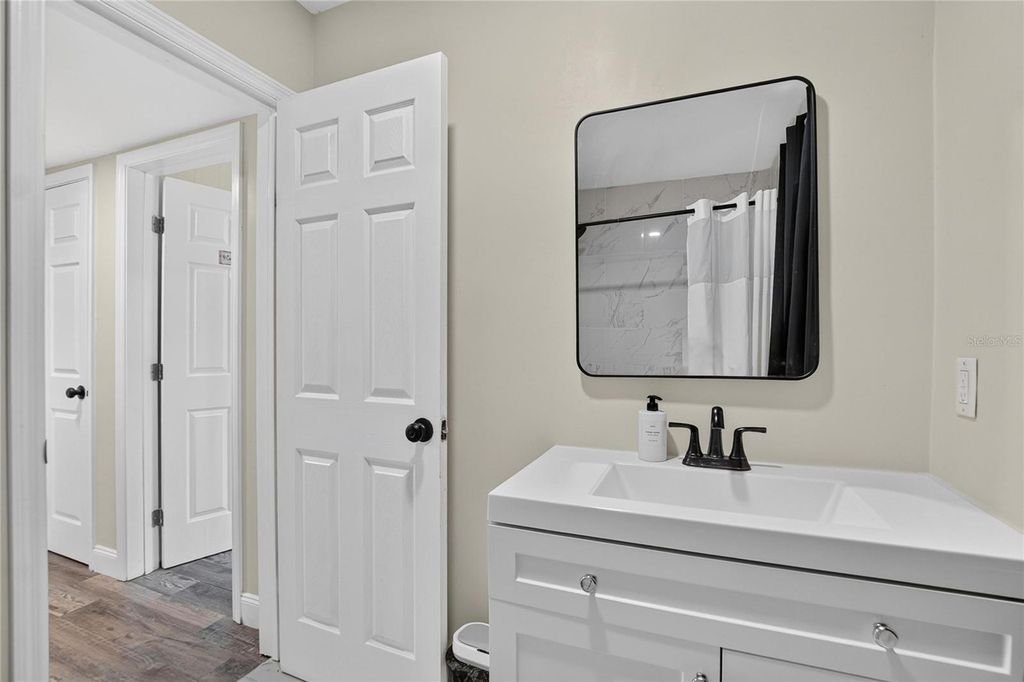 Image 24 of property listing at 1974 SOUTHVIEW ROAD, Largo, FL 33770