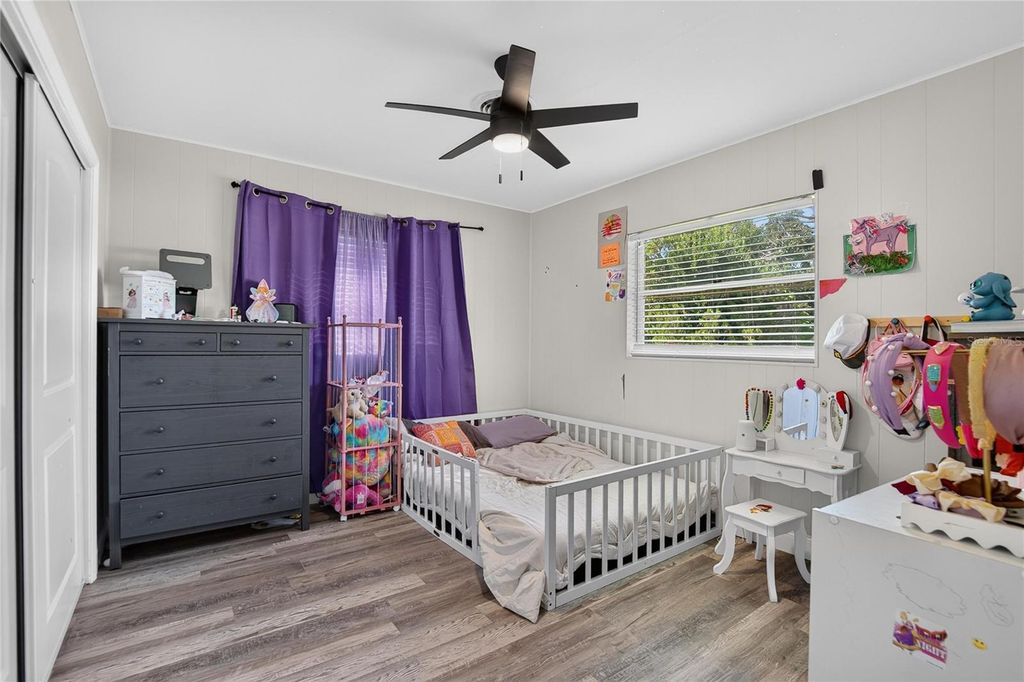 Image 25 of property listing at 1974 SOUTHVIEW ROAD, Largo, FL 33770