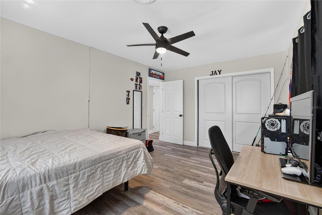Image 30 of property listing at 1974 SOUTHVIEW ROAD, Largo, FL 33770