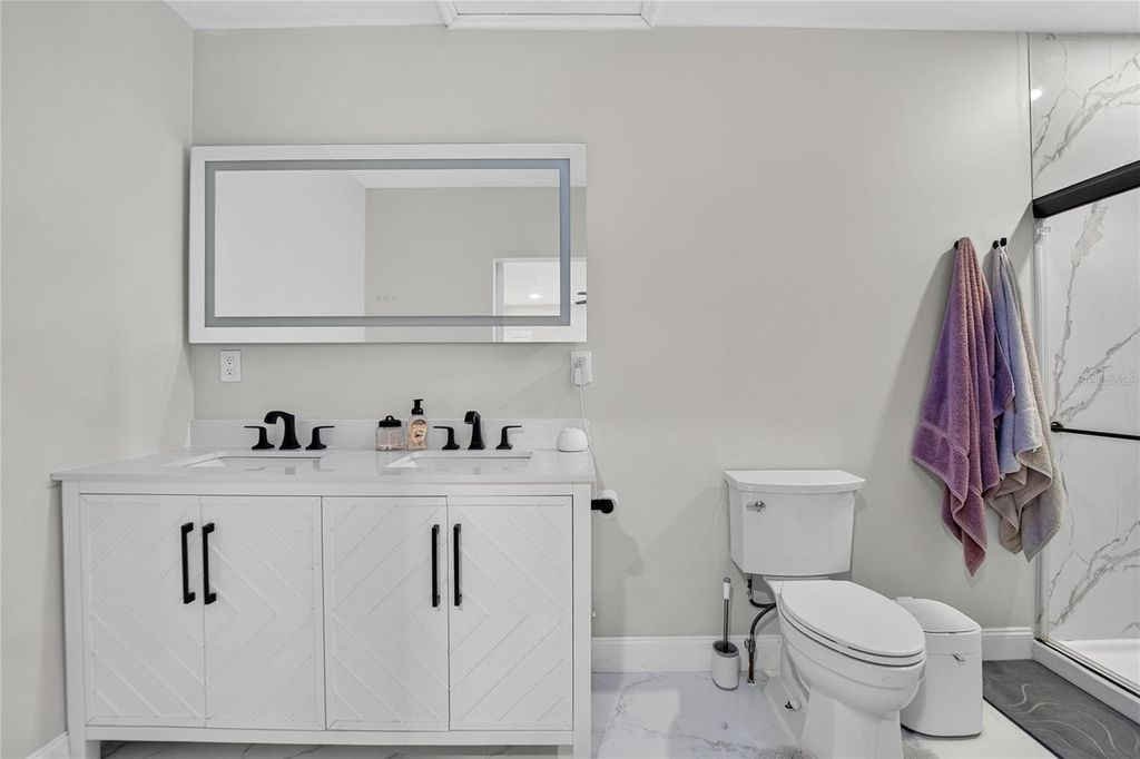 Image 6 of property listing at 1974 SOUTHVIEW ROAD, Largo, FL 33770