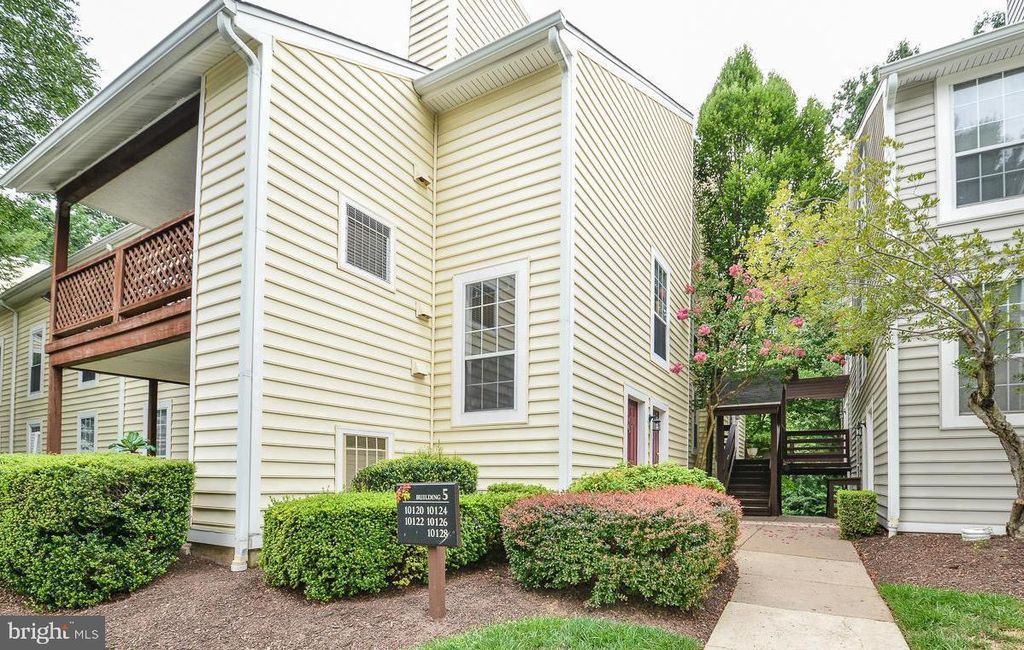 10124 OAKTON TERRACE RD, Oakton, VA 22124