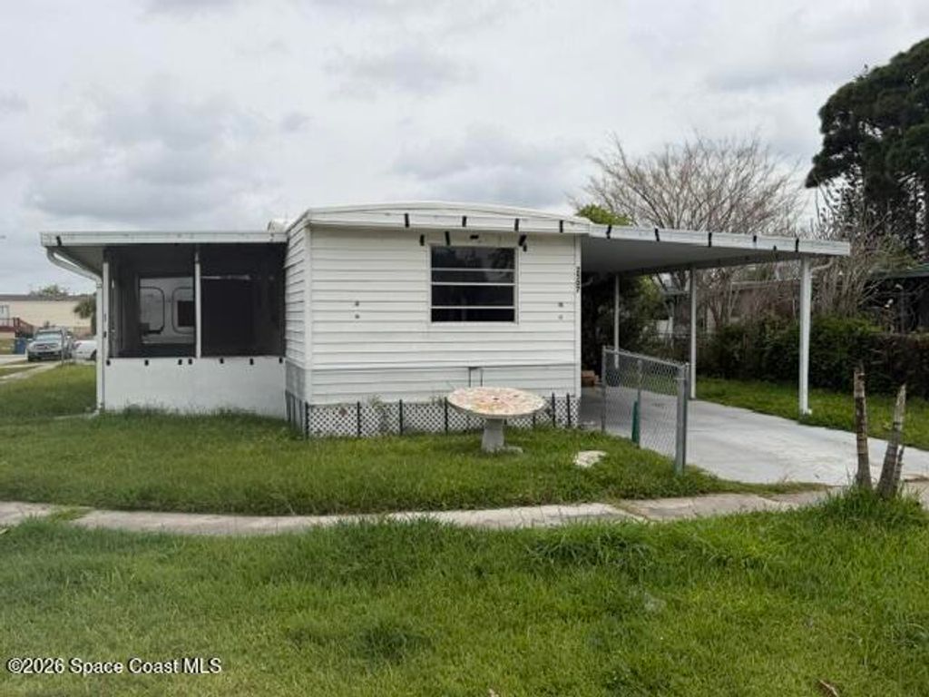 2507 Chatham Way NE, Palm Bay, FL 32905