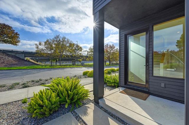 2730 Victorian Aly, Sacramento, CA 95818