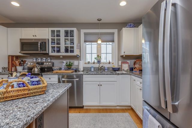 66 Pineview Drive, Candia, NH 03034