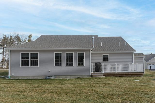 66 Pineview Drive, Candia, NH 03034