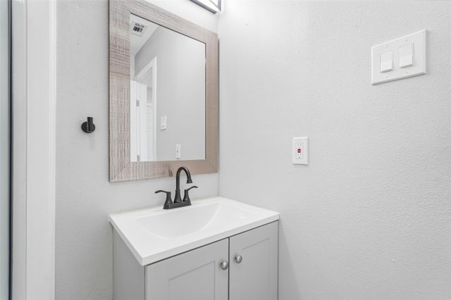 6129 Singing Hills Drive, Dallas, TX 75241