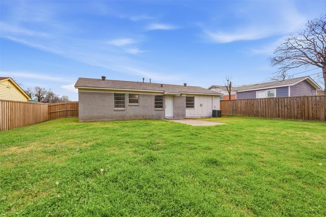 6129 Singing Hills Drive, Dallas, TX 75241