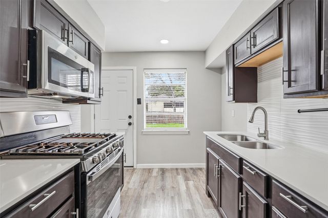 6129 Singing Hills Drive, Dallas, TX 75241