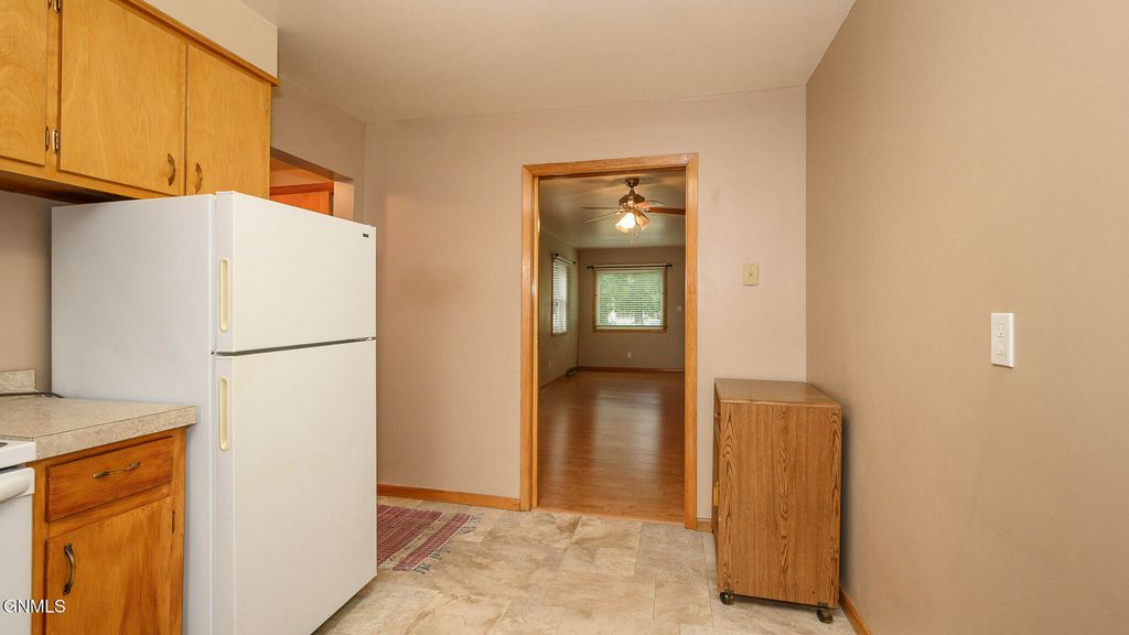 314 1st Avenue NW, Hazen, ND 58545 photo 4