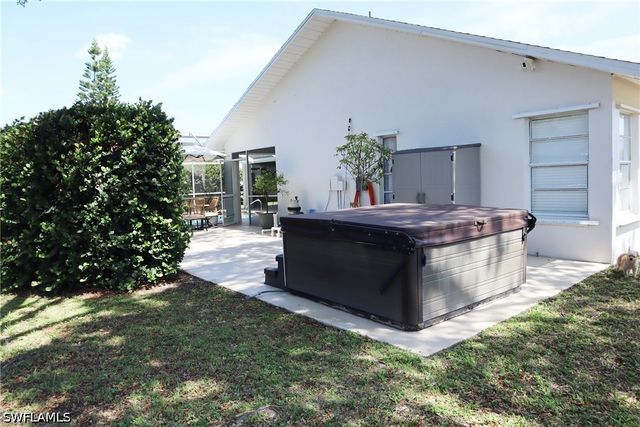 9910 Laketree CT, Fort Myers, FL 33967