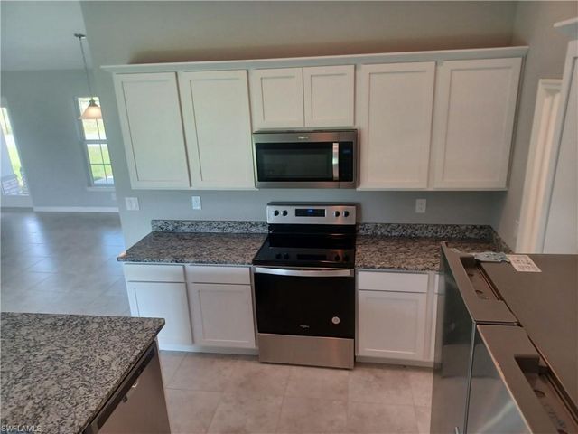 417 SW 26th AVE, Cape Coral, FL 33991