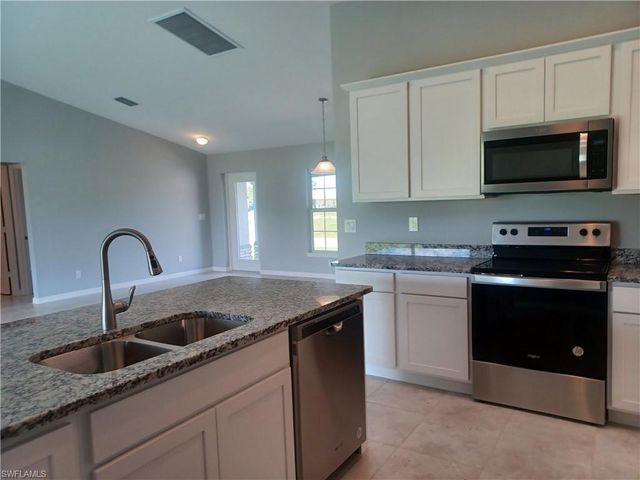 417 SW 26th AVE, Cape Coral, FL 33991