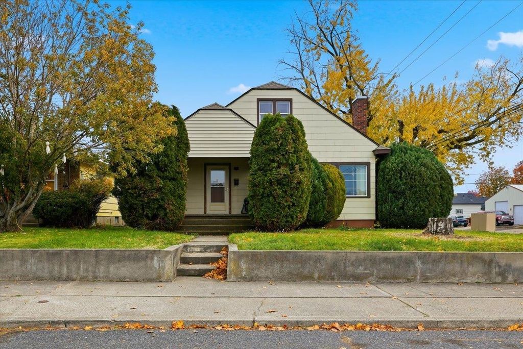 4904 N STEVENS St, Spokane, WA 99205