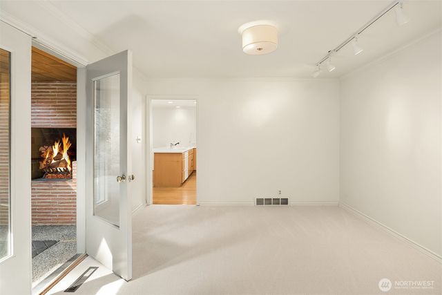 1425 Broadmoor Drive E, Seattle, WA 98112