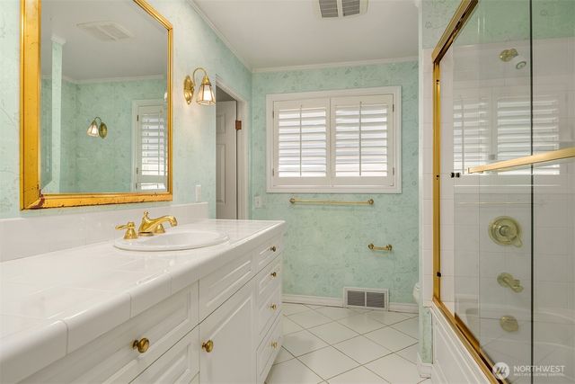 1425 Broadmoor Drive E, Seattle, WA 98112