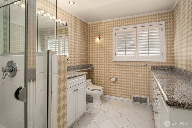 1425 Broadmoor Drive E, Seattle, WA 98112