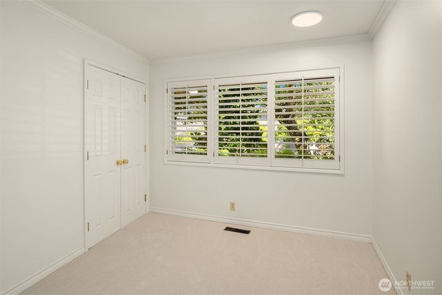 1425 Broadmoor Drive E, Seattle, WA 98112