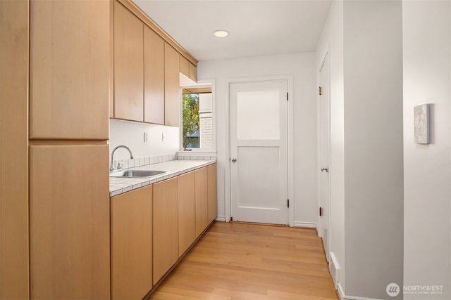 1425 Broadmoor Drive E, Seattle, WA 98112