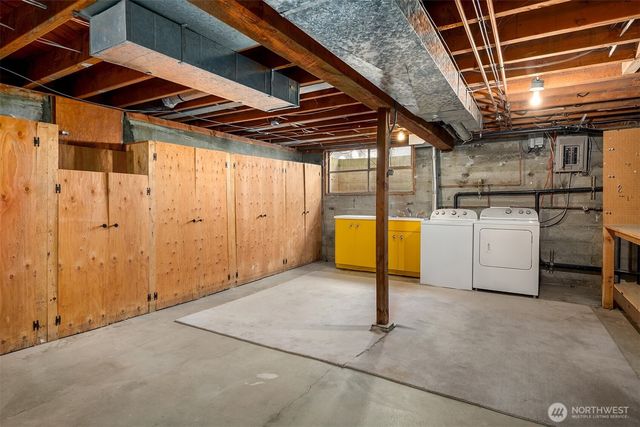1425 Broadmoor Drive E, Seattle, WA 98112