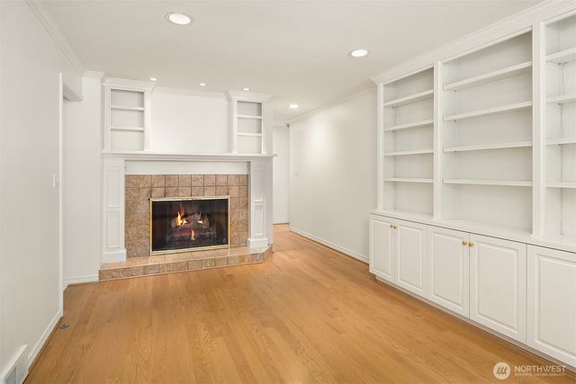 1425 Broadmoor Drive E, Seattle, WA 98112