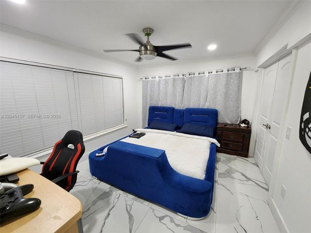 8240 SW 38th St, Miami, FL 33155