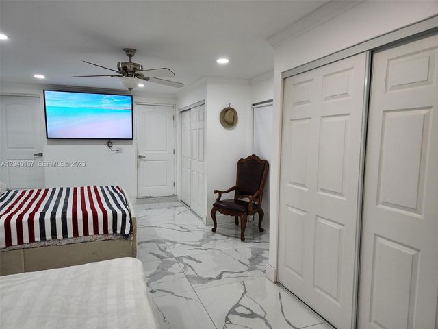 8240 SW 38th St, Miami, FL 33155