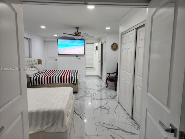 8240 SW 38th St, Miami, FL 33155