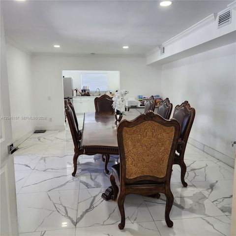 8240 SW 38th St, Miami, FL 33155