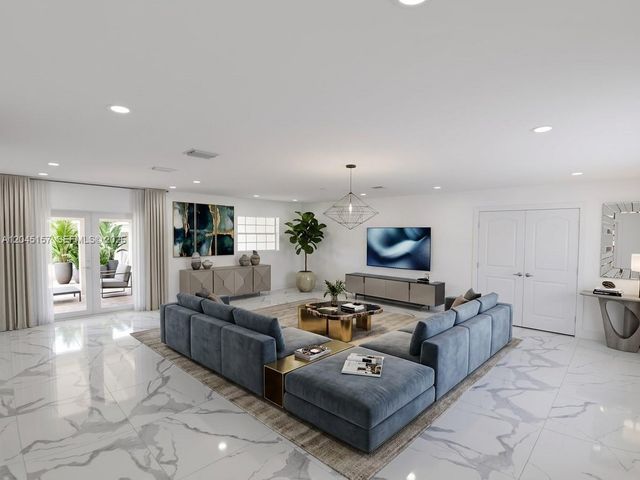 8240 SW 38th St, Miami, FL 33155