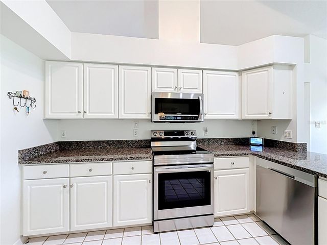 25106 MERIWEATHER ROAD, Leesburg, FL 34748