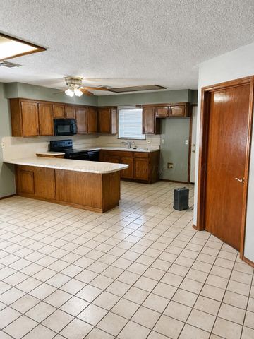 906 N FAIRMONT Street, Amarillo, TX 79106