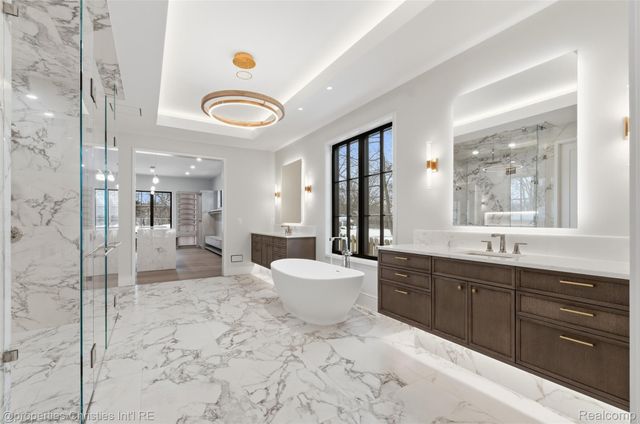 1551 LAKESIDE Drive, Birmingham, MI 48009