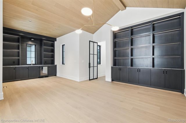 1551 LAKESIDE Drive, Birmingham, MI 48009