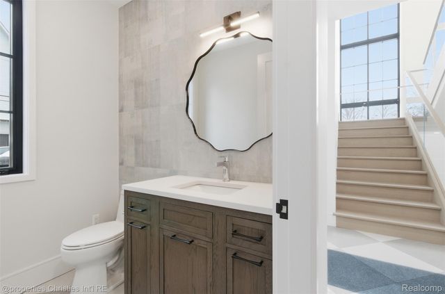 1551 LAKESIDE Drive, Birmingham, MI 48009