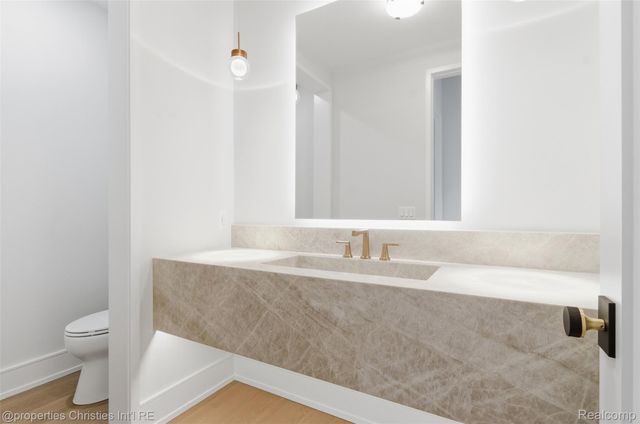 1551 LAKESIDE Drive, Birmingham, MI 48009