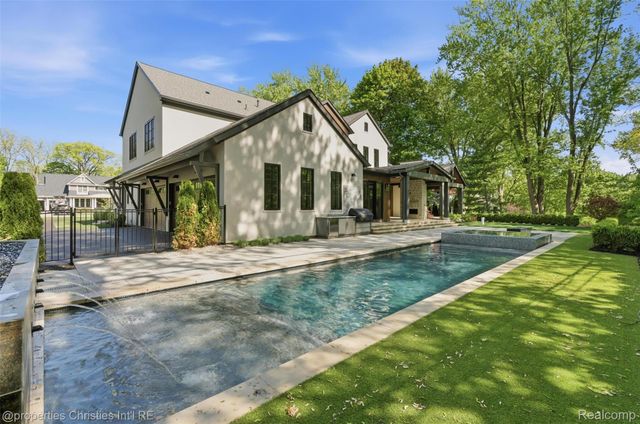 1551 LAKESIDE Drive, Birmingham, MI 48009