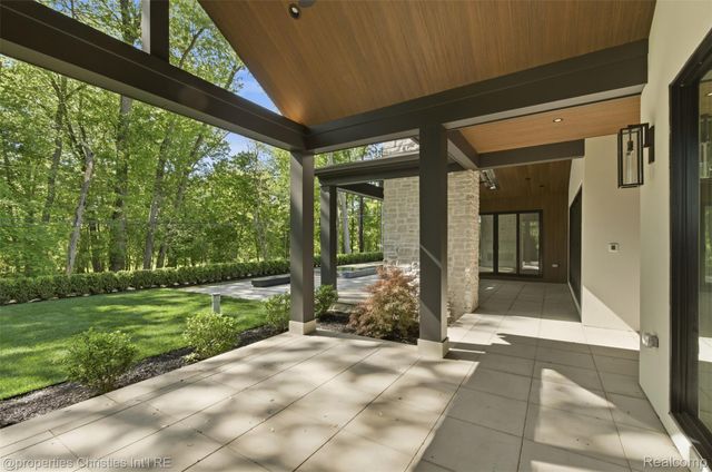 1551 LAKESIDE Drive, Birmingham, MI 48009