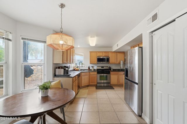 252 BARNSWORTH Court, El Paso, TX 79932