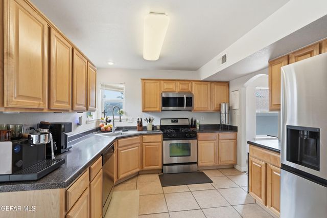 252 BARNSWORTH Court, El Paso, TX 79932