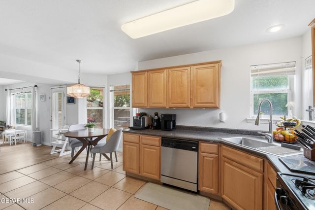 252 BARNSWORTH Court, El Paso, TX 79932