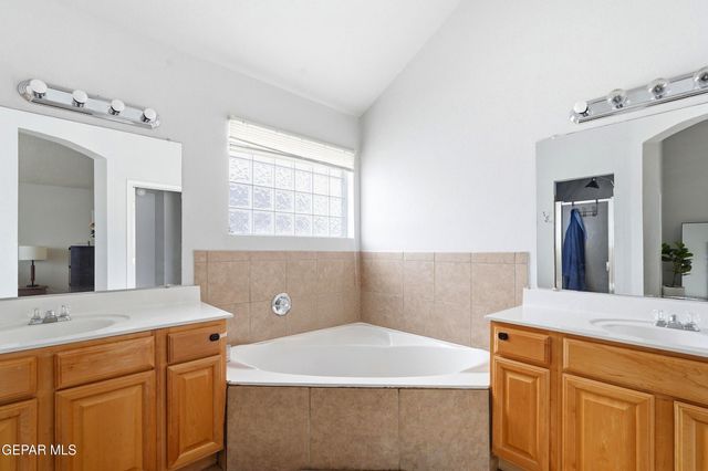 252 BARNSWORTH Court, El Paso, TX 79932