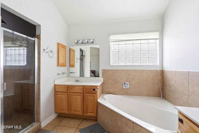 252 BARNSWORTH Court, El Paso, TX 79932