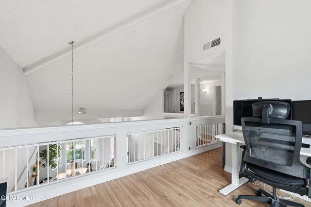 252 BARNSWORTH Court, El Paso, TX 79932