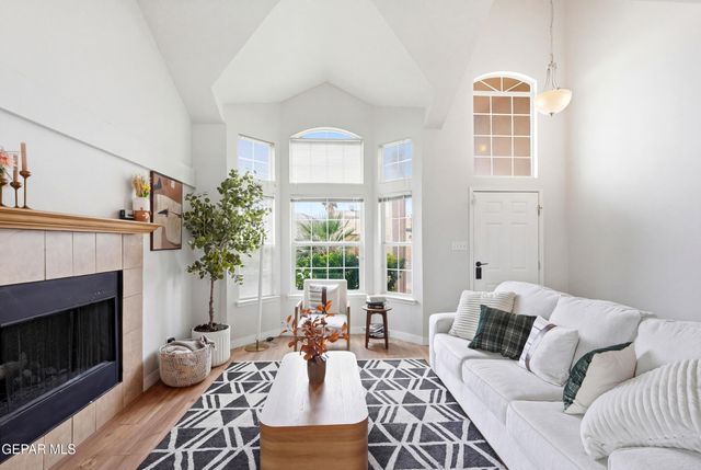 252 BARNSWORTH Court, El Paso, TX 79932