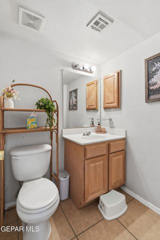 252 BARNSWORTH Court, El Paso, TX 79932