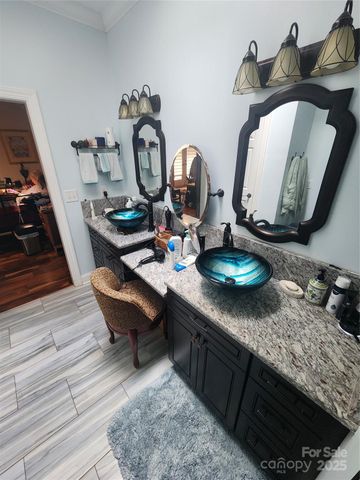 9438 Valley Road, Charlotte, NC 28270