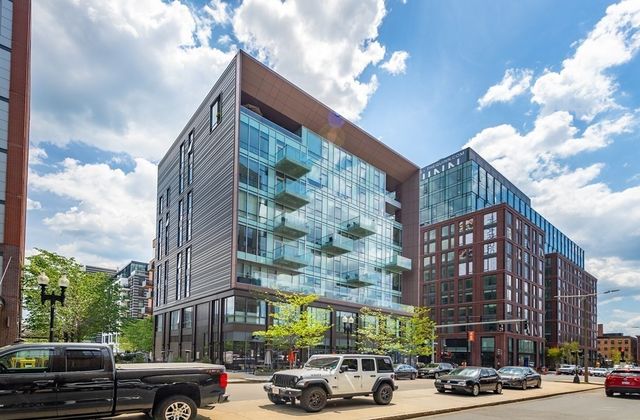 32 Traveler St 411, Boston, MA 02118