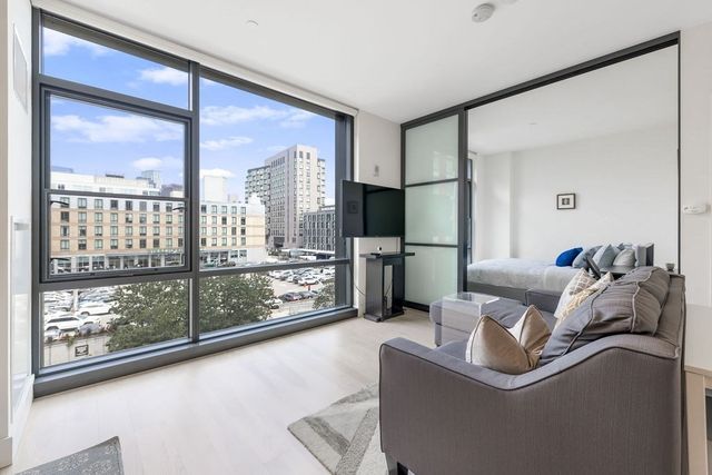 32 Traveler St 411, Boston, MA 02118