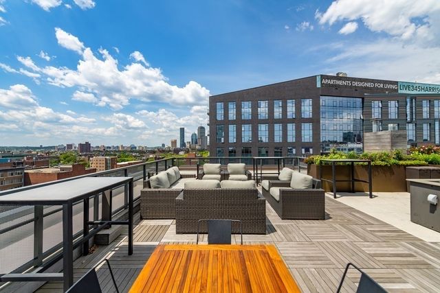 32 Traveler St 411, Boston, MA 02118