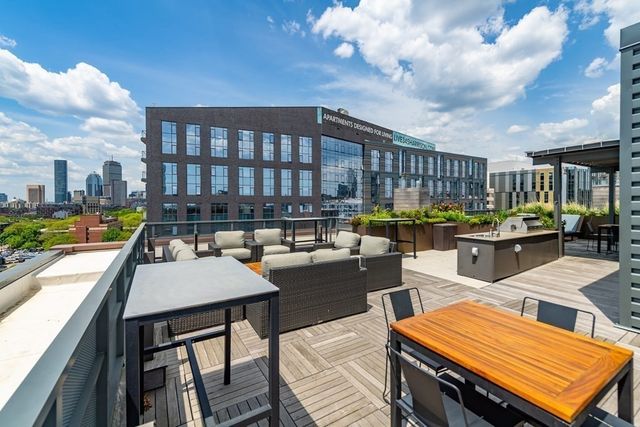 32 Traveler St 411, Boston, MA 02118